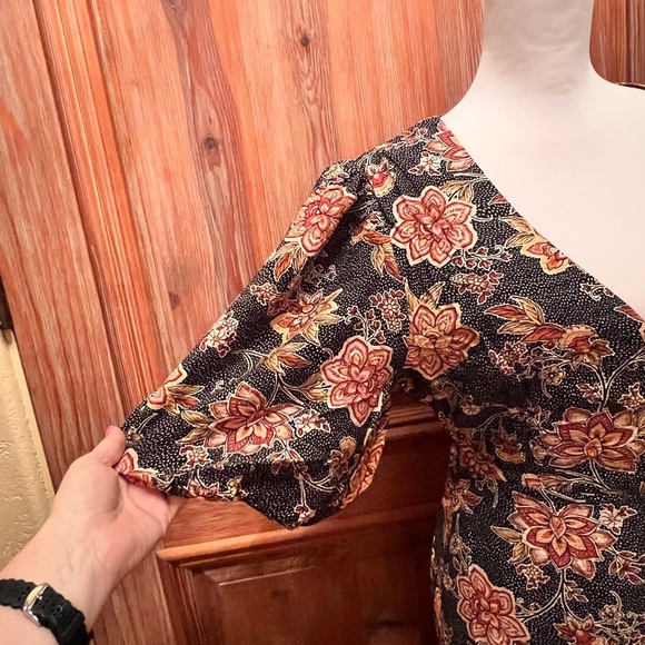 NWT MINK PINK FLORAL WRAP AROUND DRESS PUFF SLEEVE - Picture 4 of 16